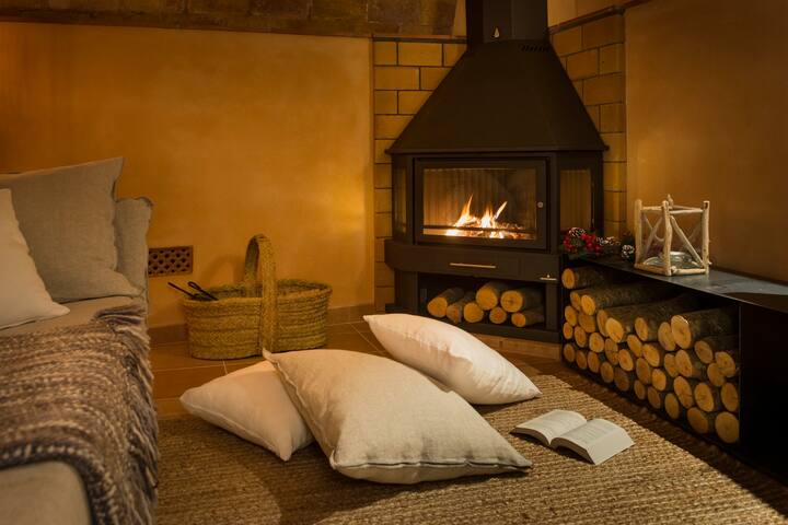 Ca la Maria de Siurana- Casa + Estudi-Suite gallery image 3