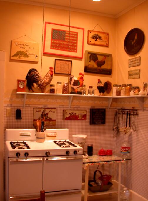 Full country kitchen