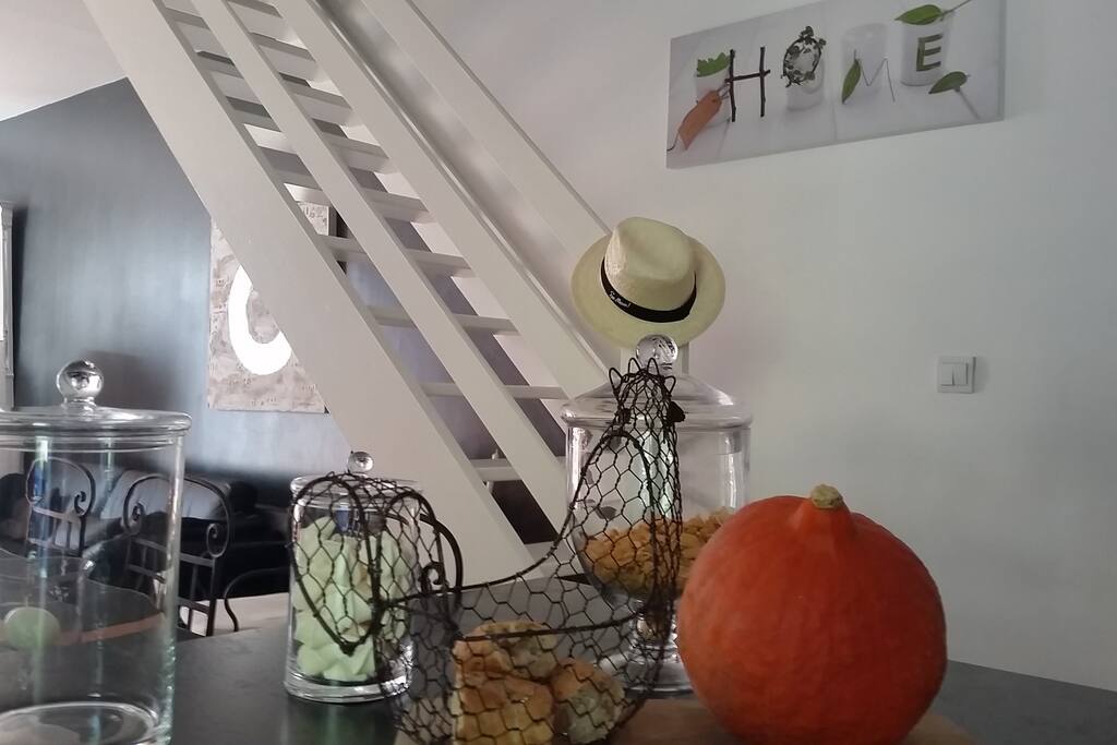 ESCALIER ETAGE CHAMBRE