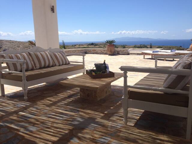 Luxury Villa in Paros gallery image 2