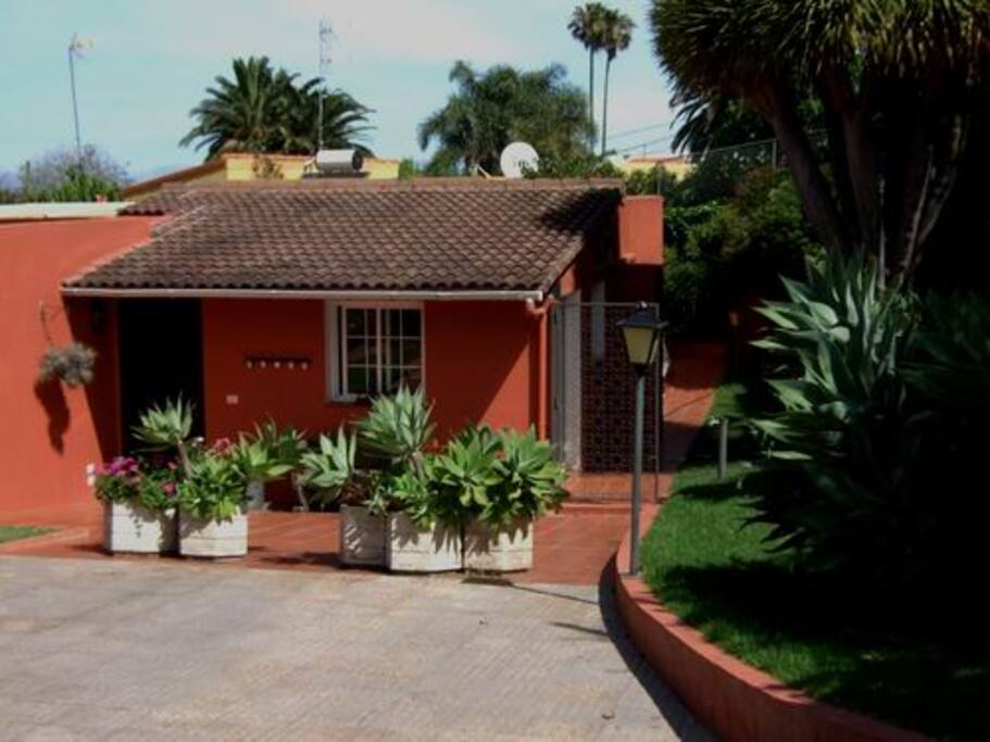 entrada a la casita