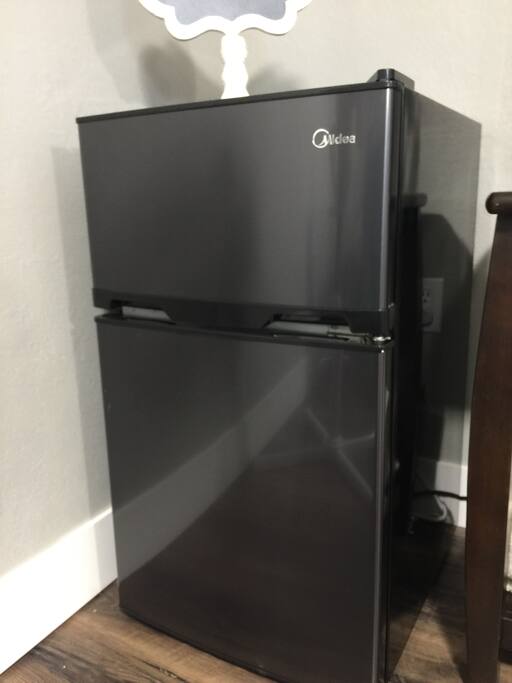Mini refrigerator/freezer
