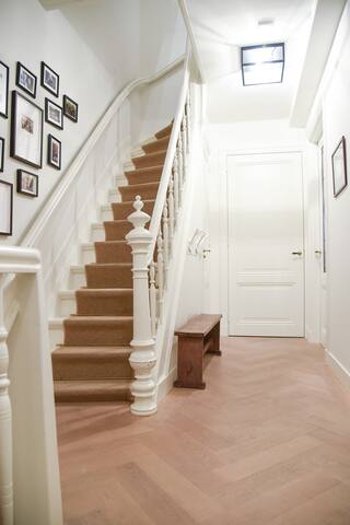 Beautiful and spacious apartment, great location gallery image 3