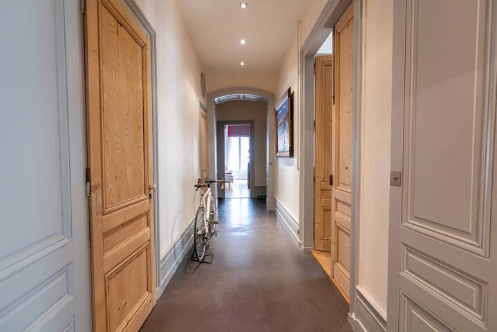 EXCEPTIONNEL 300 M2 LYON 2° APPARTEMENT VUE SAÔNE gallery image 5