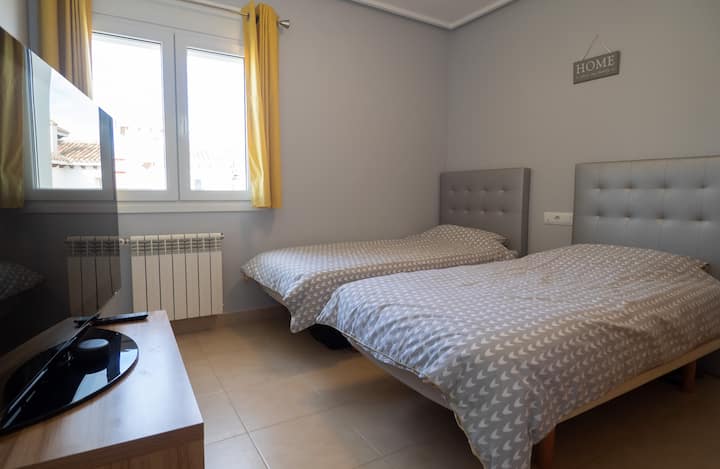 带内置衣柜的卧室3