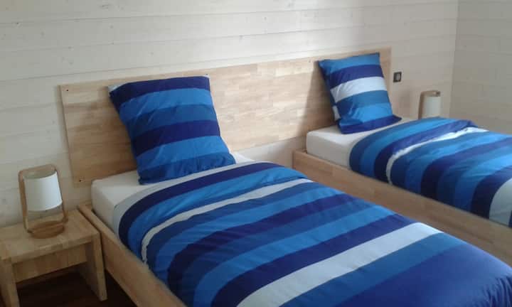 Спална соба 2, 12 m² со 2 кревета 90x190 или 1 кревет 180x190