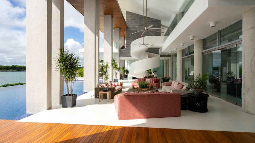 Luxury Retreat: Stunning Villa Cap Cana