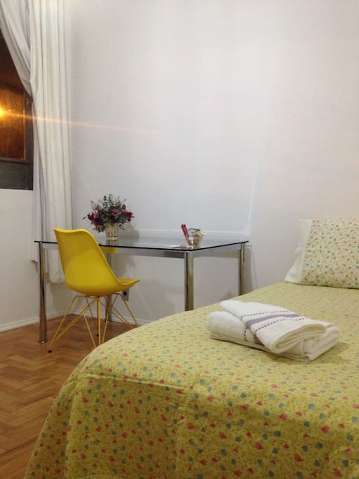 Cama de solteiro/ single bed