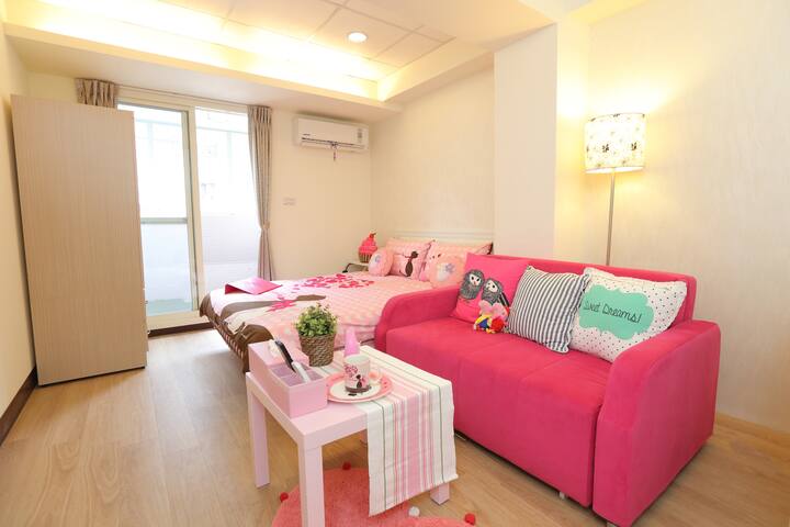 ☆iPink☆ Taipei Main Station 台北車站西門町步行