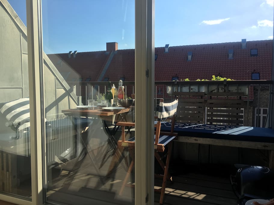 Balcony. Ready for dinner