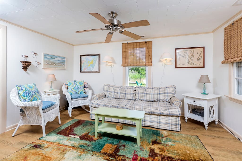 All of the modern conveniences AND the island charm you`re looking for.
