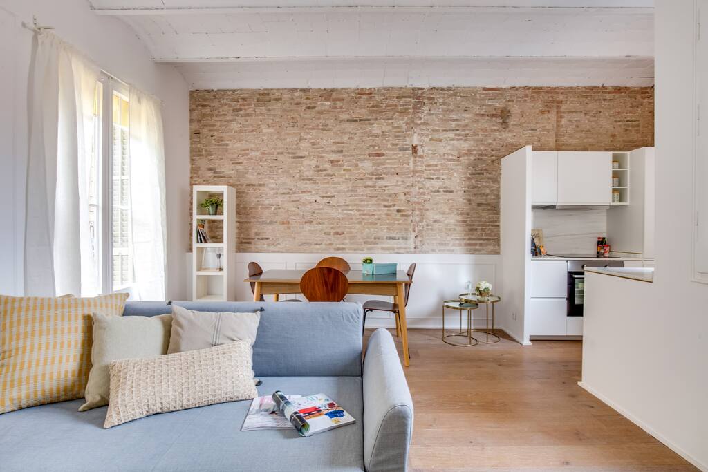 Spacious and bright living room