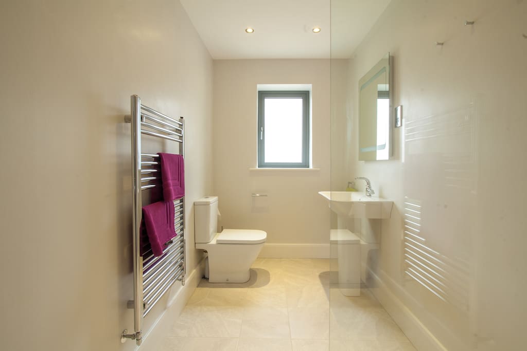 En-suite bathroom