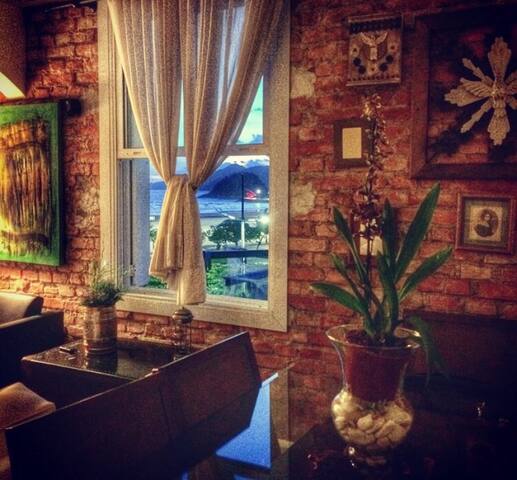 Santos no seu melhor angulo! QUARTO COM CAMA CASAL