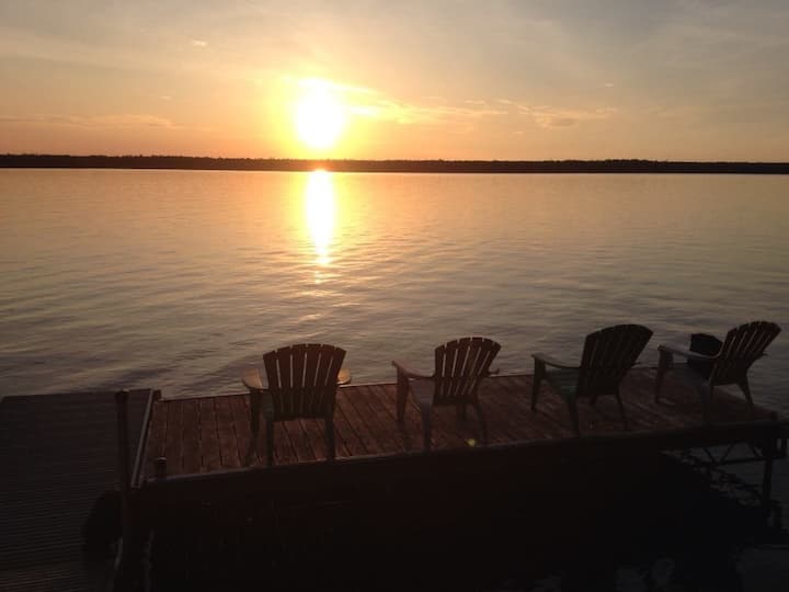 Lakeshore B & B 1 Bed and breakfasts for Rent in Kagawong, Ontario