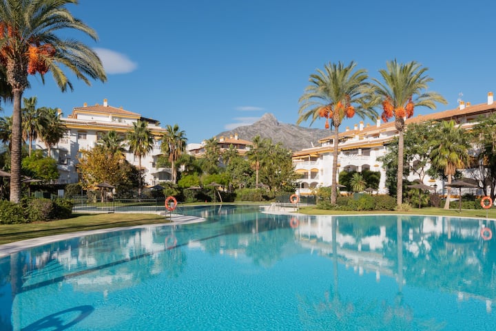 Penthouse apartment in Dama de noche Puerto Banus. - Condominiums for Rent  in Marbella, Andalucía, Spain - Airbnb