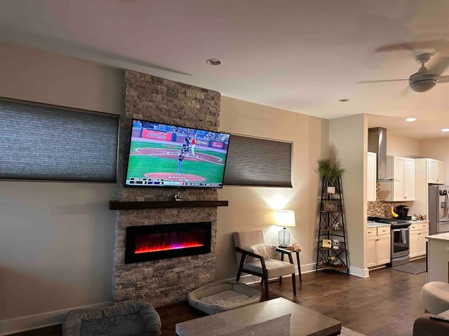 Beautiful & Spacious Modern Home in Nashville!