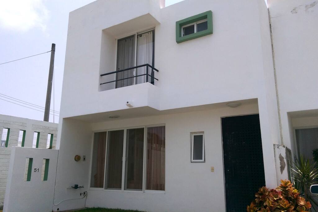 Frente de la Casa