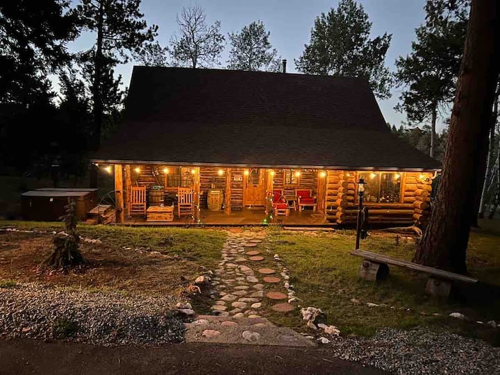Fife Haus Magical Rustic Log Cabin Experience Cabins for Rent in