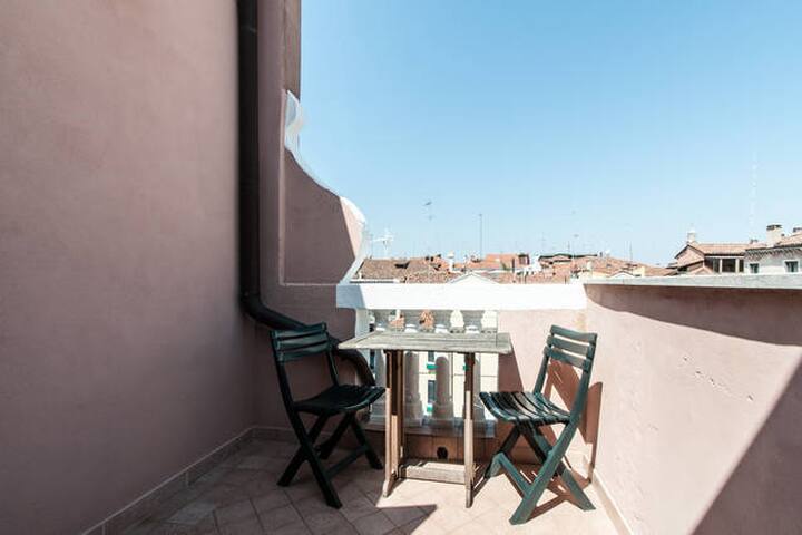 Attic for 6 people with 2 terraces gallery image 2