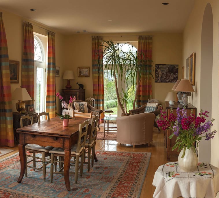 Sitting/Dining Room looking West.