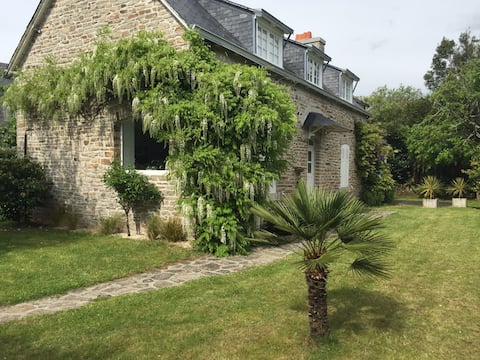 Airbnb performant: Charming house 200 m from the ocean à Fouesnant