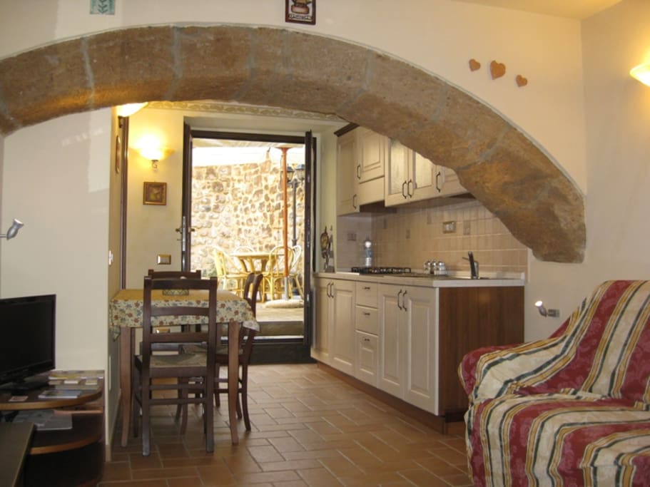 Ingresso/soggiorno e cucina appartamento Biancaneve