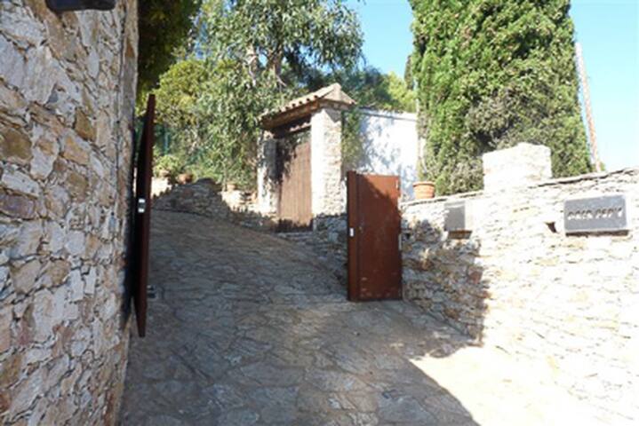 Big Property – Private Pool – Fabulous Sea Views gallery image 3