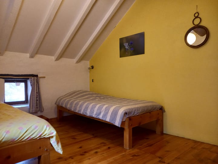 غرفة النوم 2