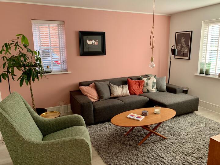 Luxury 4-bed Detached, Quiet Location By Lakes - Milton Keynes