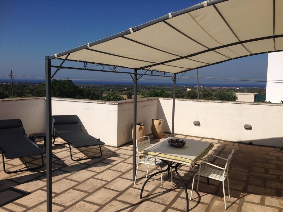 Grande terrazza con gazebo