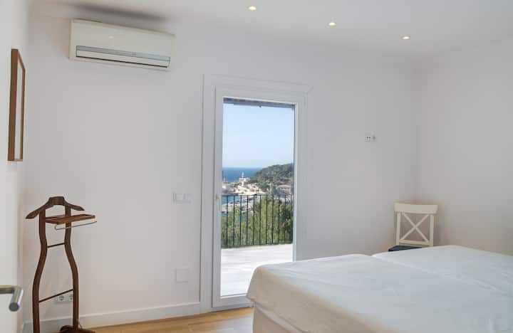 חדר שינה שני עם מרפסת