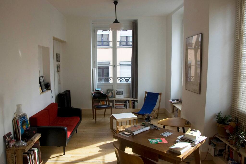 Le salon est exposé sud et est !