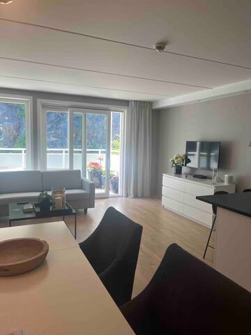 Nydelig leilighet med balkong og mulig parkering gallery image 2