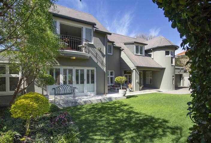 Sunny, secure family home wt solar, views & pool gallery image 4