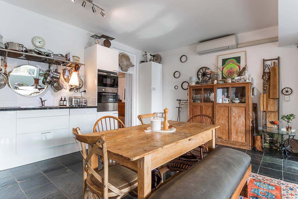 Kitchen/Dining area