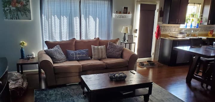 Entire Home Comfortable & Cozy 2 Bedroom, 2.5 Bath - Lake Saint Louis, MO