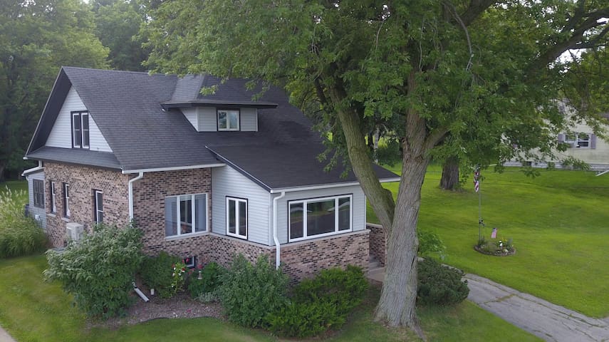 Airbnb Savanna Vacation Rentals Places To Stay Illinois