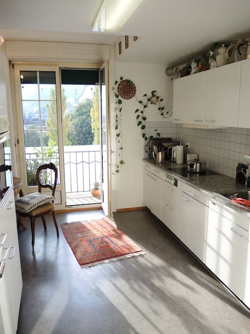 Der Blick aus dem Fenster und man hört sogar manchmal Kuhglocken von den Bergen