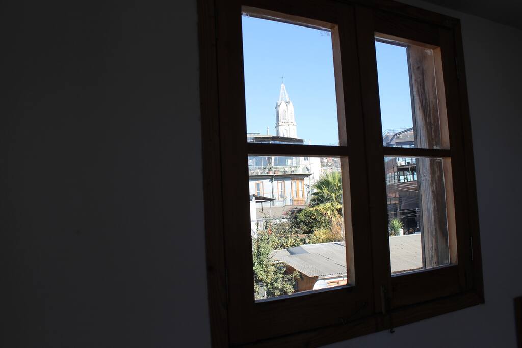 Vista de Iglesia del cerro desde escalera