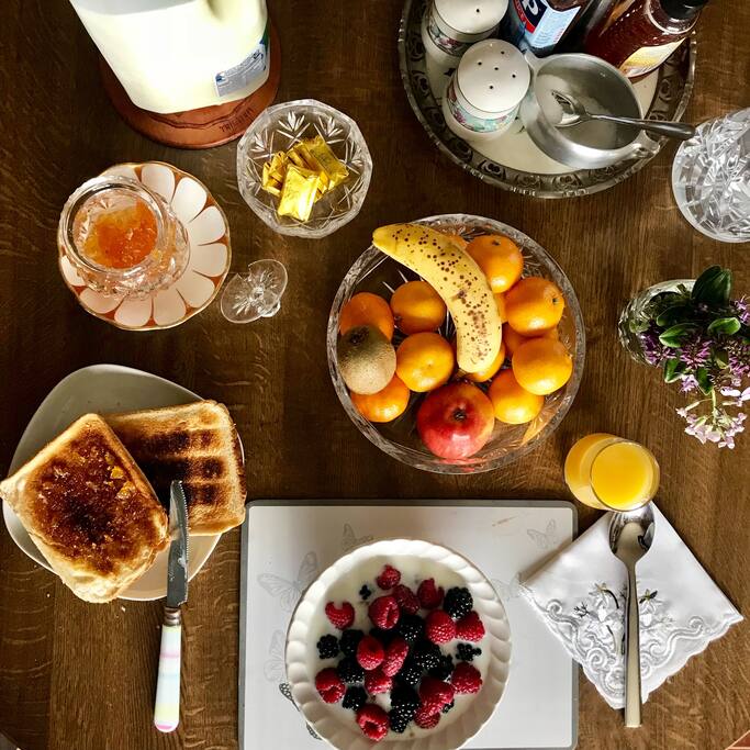 A healthy continental breakfast is provided!