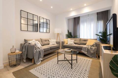 4 rooms in the heart of downtown