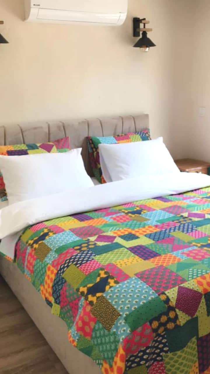 I nostri letti sono matrimoniali di tipo hotel, gustano il sapore primaverile con biancheria incredibilmente accogliente e pulita...