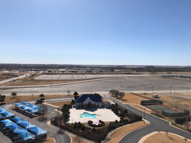 7th Floor Condo at TMS. Pool-Pickleball-Gym-Arcade gallery image 2