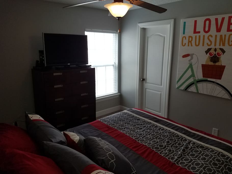 Bedroom, with queen bed, attached private full bathroom.