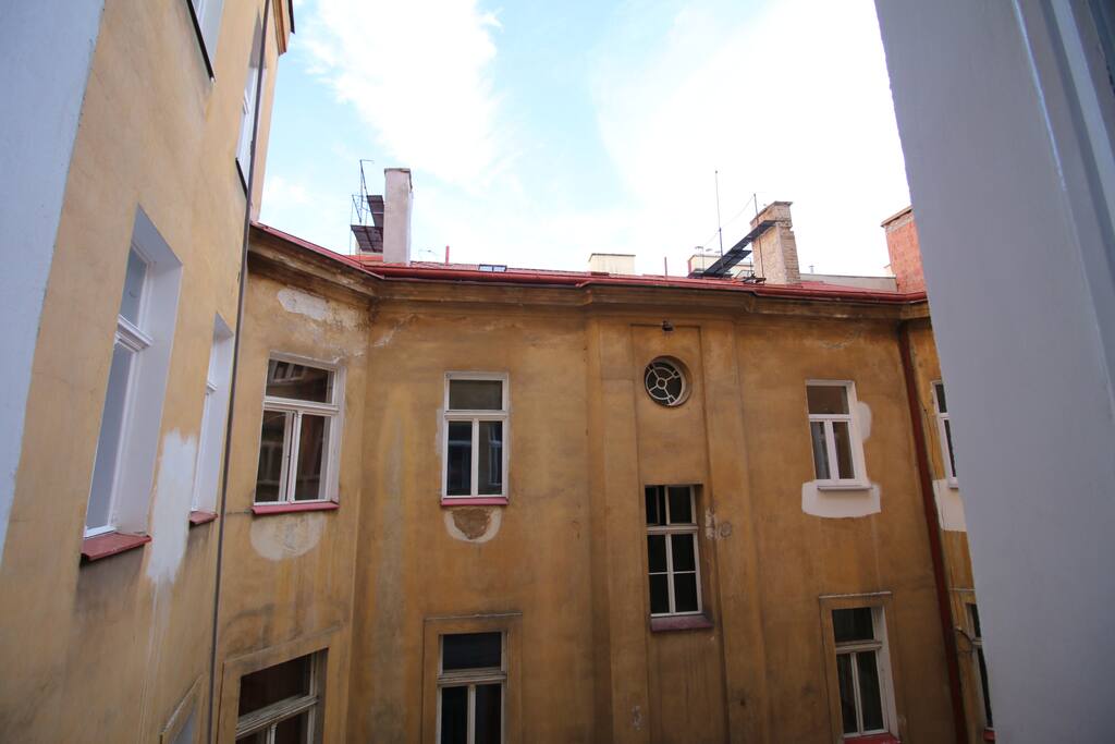 view over courtyard, quiet space