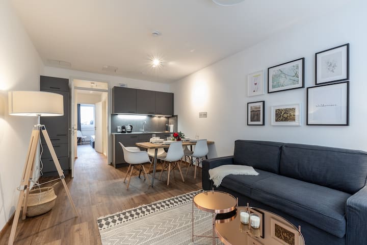Freya – 2-bedroom apartment in Munich city center gallery image 2
