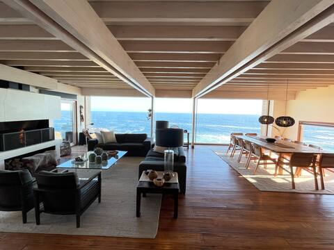 UNFORGETTABLE - overlooking the Pacific Ocean