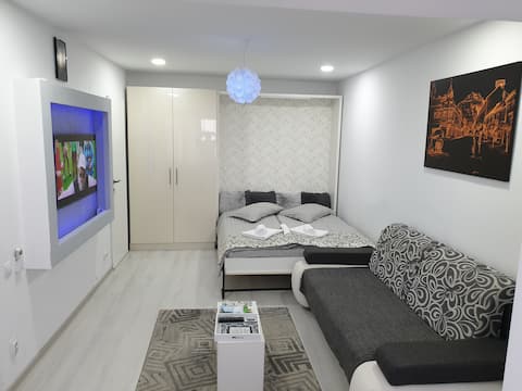 THE PLACE - clean, nice, overlooking the fortress