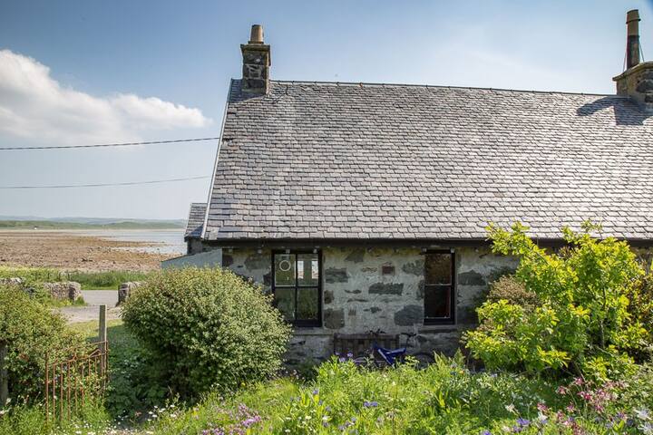 Old Gortan Schoolhouse Cottages For Rent In Isle Of Islay